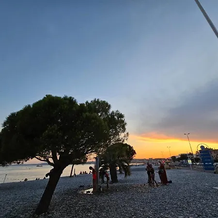 Heliotel Marine St Laurent Du Var *