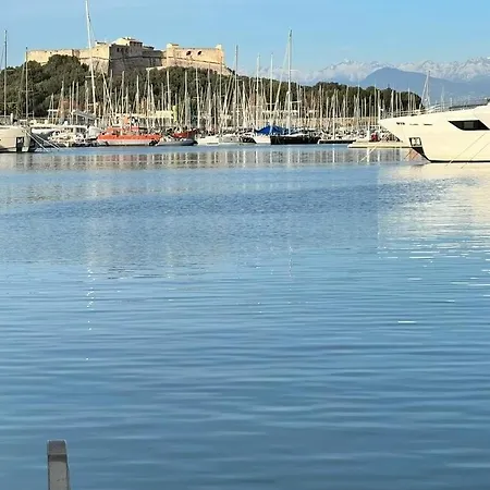 Heliotel Marine St Laurent Du Var Apartment Saint-Laurent-du-Var