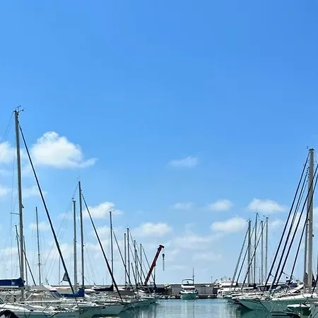 Heliotel Marine St Laurent Du Var * Saint-Laurent-du-Var
