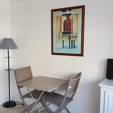 Heliotel Marine St Laurent Du Var Apartment